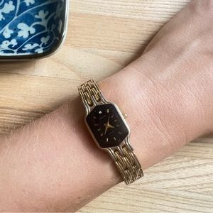 Vintage Elgin ladies black dial gold tone dress watch NEW BATTERY